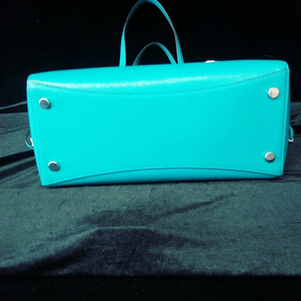 🚫SOLD🚫MICHAEL KORS Voyager Tote - Picture 7 of 8